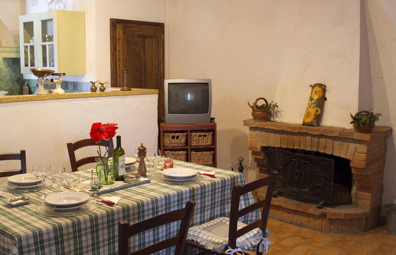 Agriturismo Santa Caterina Castelnuovo di Val di Cecina Zimmer foto